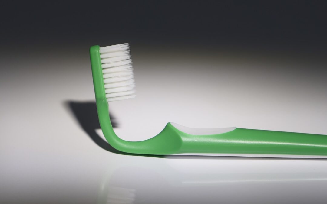 How to make a bent toothbrush
